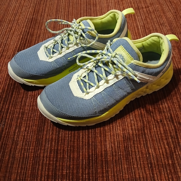 Like new Timberland Solar Wave Medium Blue Mesh Low Top - Picture 2 of 8